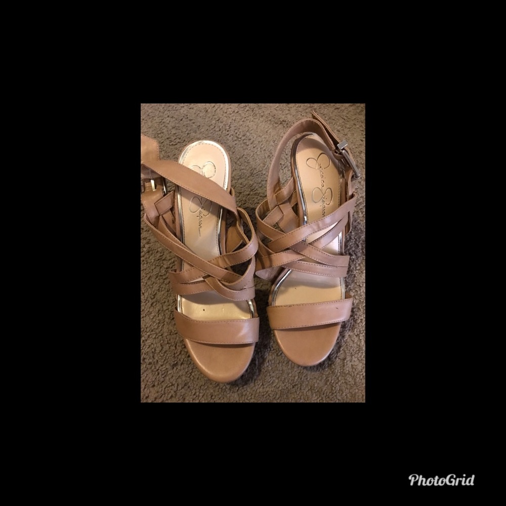 Jessica Simpson only won once strappy heels